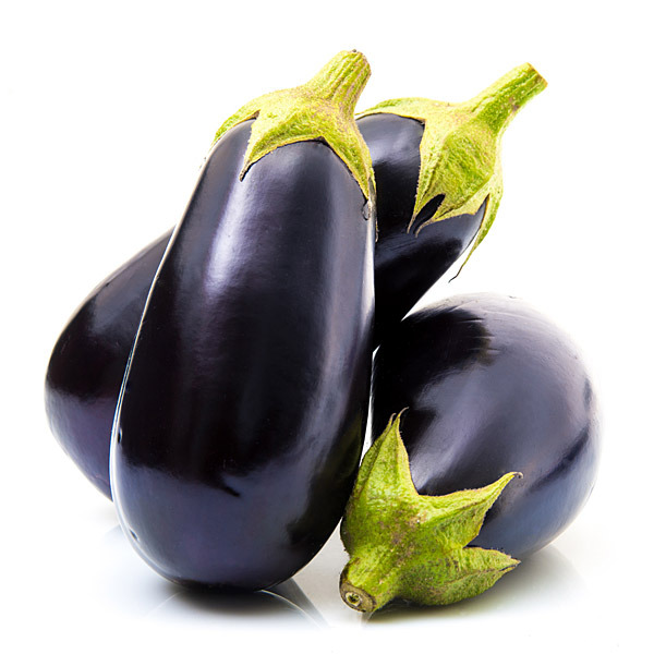 En elegant Äggplanta, Närodlad äggplanta med naturligt utseende och känsla. Detaljerad utformning med realistiskt bladverk. 